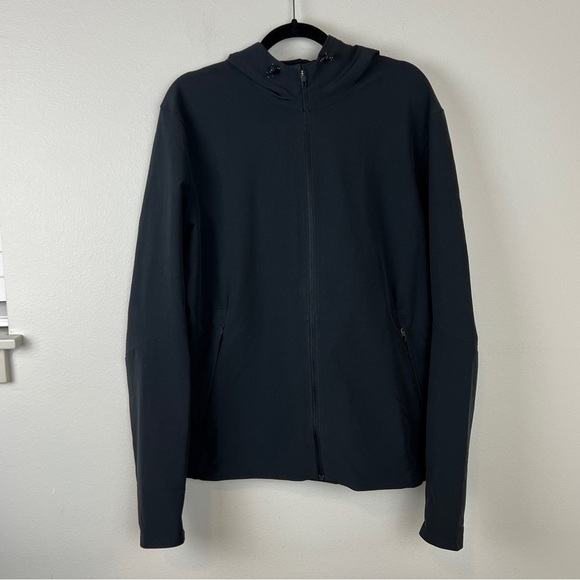 Lululemon Warp Lite Jacket - Picture 2 of 6